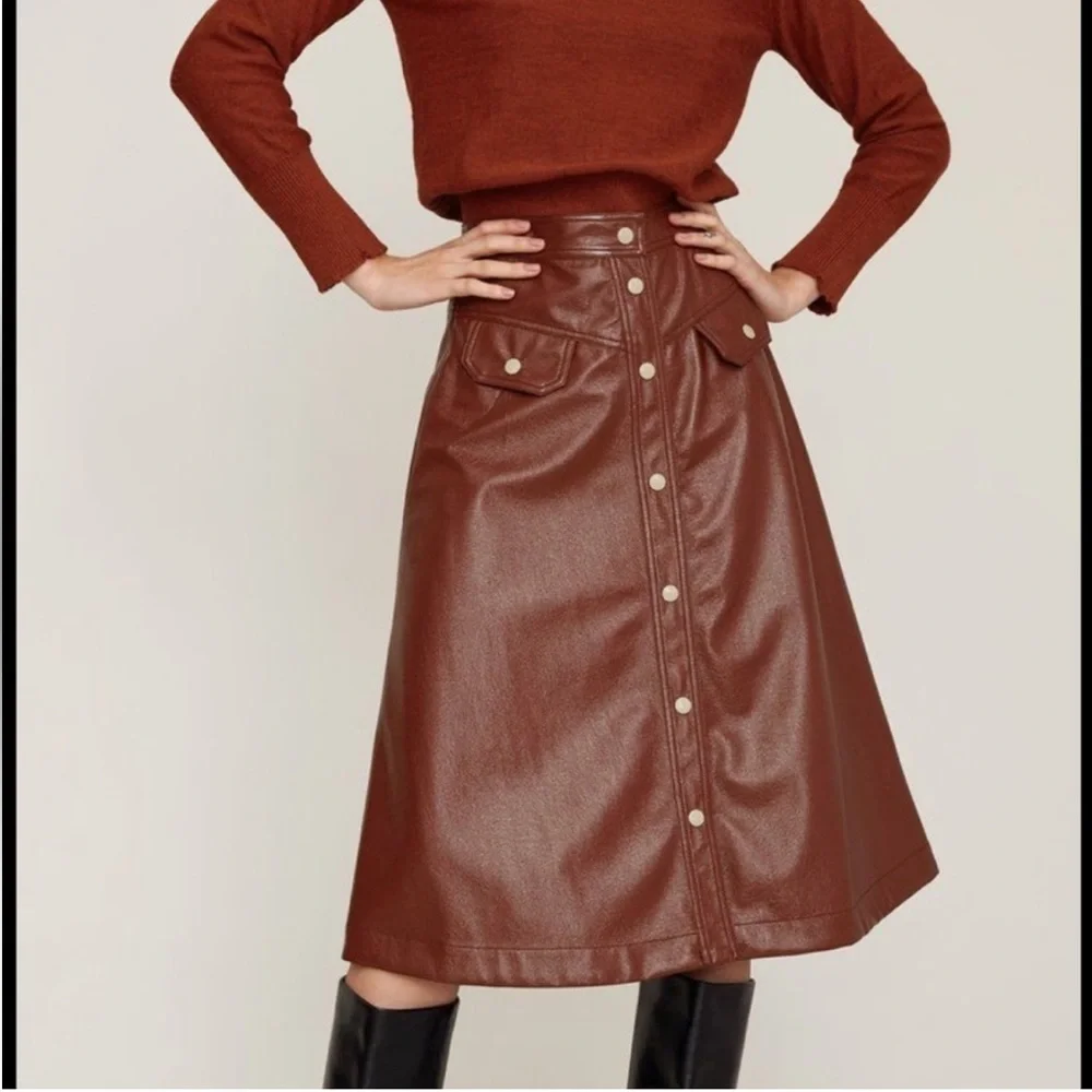 No 6 - Elizabeth Snap Front Skirt in Sienna Crinkle Patent Leather Size XS 24” - Picture 1 of 11